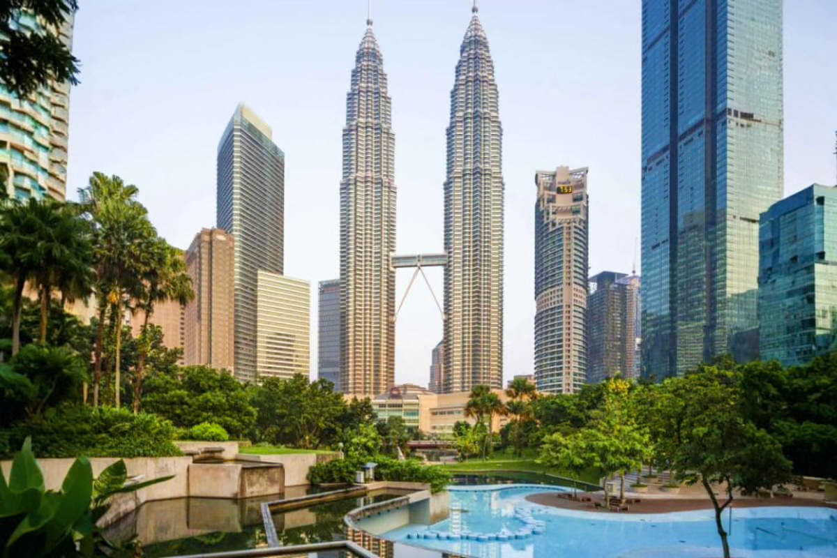 Maxis: A treasure hunt across Malaysia, played on a map.